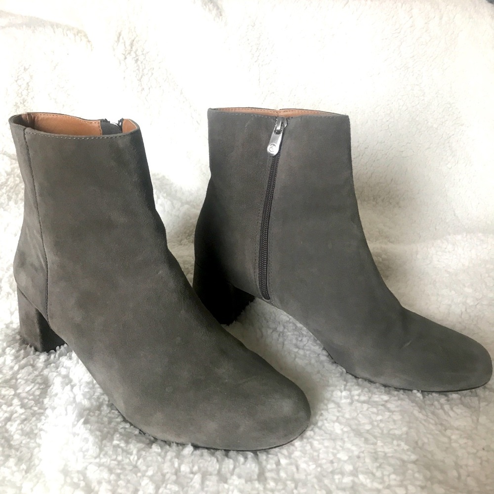 Adrienne Vittadini Grey Boots